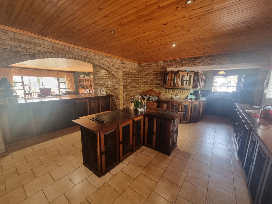 5 Bedroom Property for Sale in Bethlehem Rural Free State